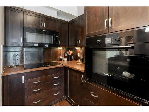 409-30 Royal Oak Plaza Nw, Calgary, AB - Indoor Photo Showing Kitchen