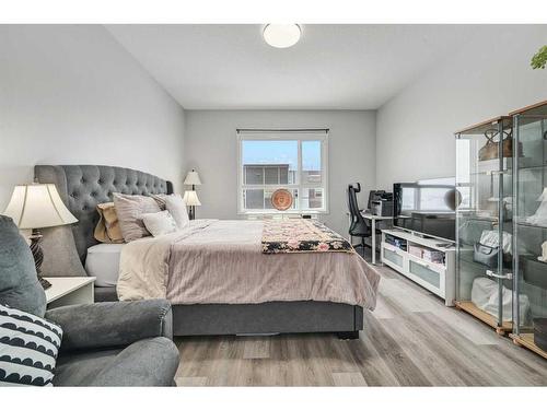 416-80 Carrington Plaza Nw, Calgary, AB - Indoor Photo Showing Bedroom