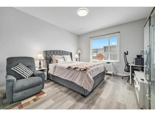 416-80 Carrington Plaza Nw, Calgary, AB - Indoor Photo Showing Bedroom