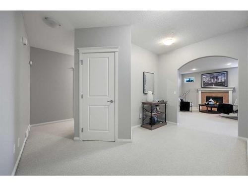 47 Hamptons Close Nw, Calgary, AB - Indoor Photo Showing Other Room