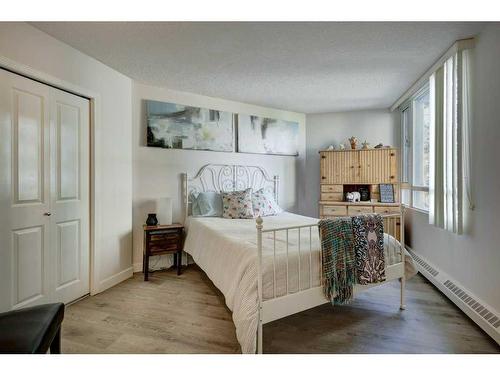 401-804 3 Avenue Sw, Calgary, AB - Indoor Photo Showing Bedroom