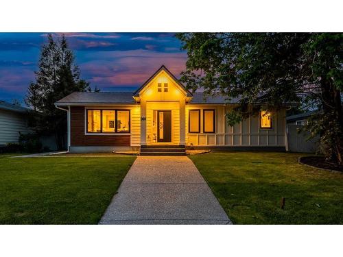 908 87 Avenue Sw, Calgary, AB - Outdoor