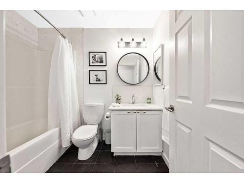 40 Moe Avenue Nw, Langdon, AB - Indoor Photo Showing Bathroom