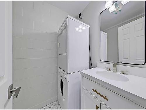 15-1420 9 Avenue Se, Calgary, AB - Indoor Photo Showing Laundry Room