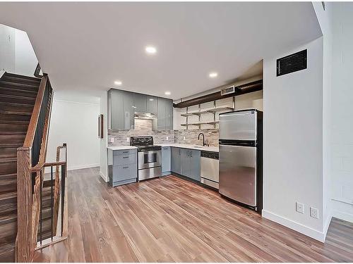 15-1420 9 Avenue Se, Calgary, AB - Indoor Photo Showing Kitchen With Upgraded Kitchen