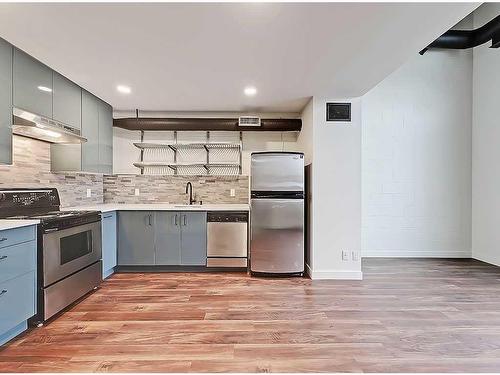 15-1420 9 Avenue Se, Calgary, AB - Indoor Photo Showing Kitchen With Upgraded Kitchen