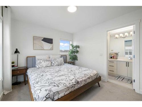 117 Walden Lane Se, Calgary, AB - Indoor Photo Showing Bedroom