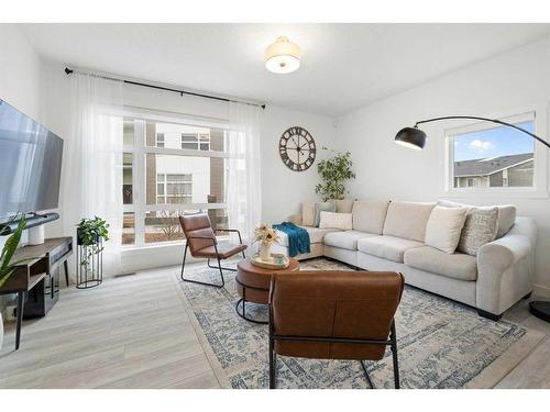 117 Walden Lane Se, Calgary, AB - Indoor Photo Showing Living Room