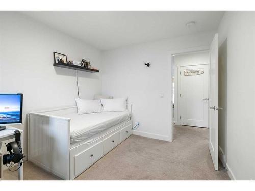 117 Walden Lane Se, Calgary, AB - Indoor Photo Showing Bedroom