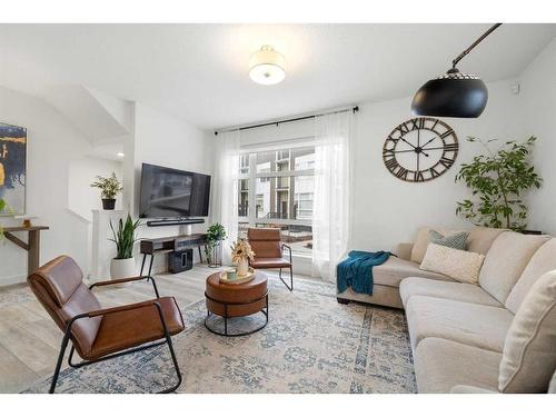 117 Walden Lane Se, Calgary, AB - Indoor Photo Showing Living Room