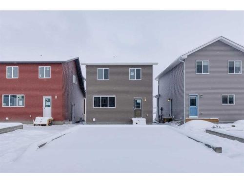 513 Bayview Street Sw, Airdrie, AB - Outdoor