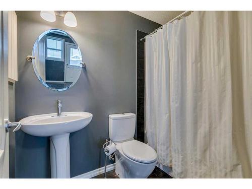 229 Cimarron Drive, Okotoks, AB - Indoor Photo Showing Bathroom