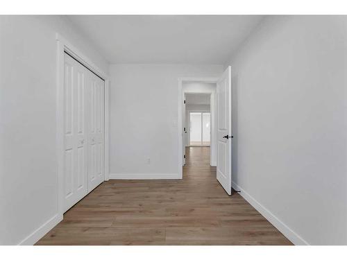 727 Hunterston Road Nw, Calgary, AB - Indoor Photo Showing Other Room