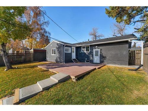 727 Hunterston Road Nw, Calgary, AB - Outdoor