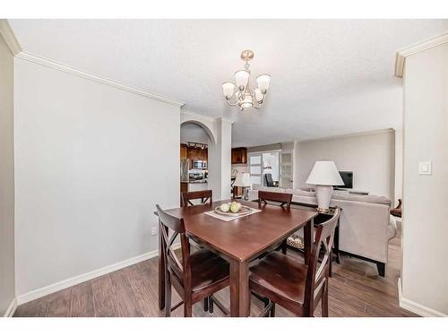 501-4603 Varsity Drive Nw, Calgary, AB - Indoor Photo Showing Dining Room