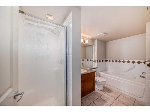 501-4603 Varsity Drive Nw, Calgary, AB - Indoor Photo Showing Bathroom