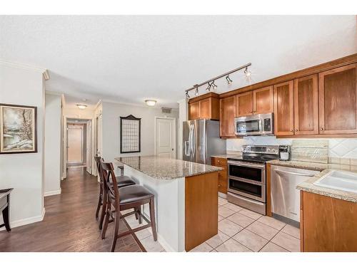 501-4603 Varsity Drive Nw, Calgary, AB - Indoor Photo Showing Kitchen With Stainless Steel Kitchen