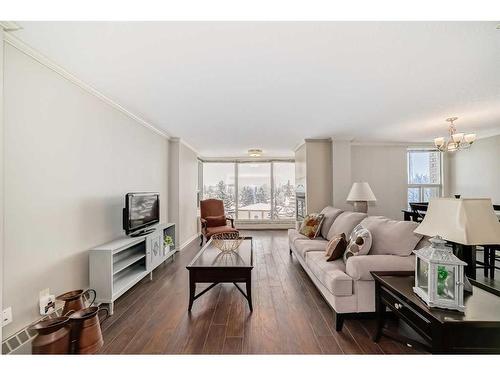 501-4603 Varsity Drive Nw, Calgary, AB - Indoor Photo Showing Living Room