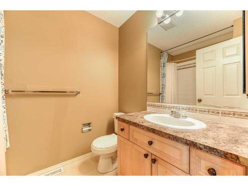 82 Tuscany Ravine Road Nw, Calgary, AB - Indoor Photo Showing Bathroom