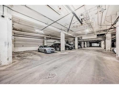 109-1117 1 Street Sw, Calgary, AB - Indoor Photo Showing Garage