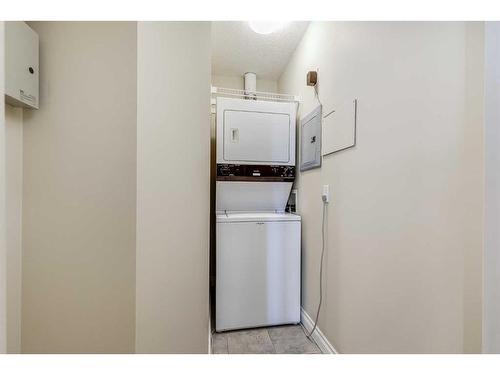 104-1315 12 Avenue Sw, Calgary, AB - Indoor Photo Showing Laundry Room