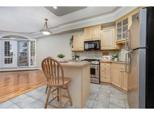 104-1315 12 Avenue Sw, Calgary, AB - Indoor Photo Showing Kitchen