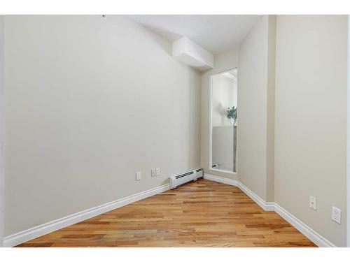 104-1315 12 Avenue Sw, Calgary, AB - Indoor Photo Showing Other Room