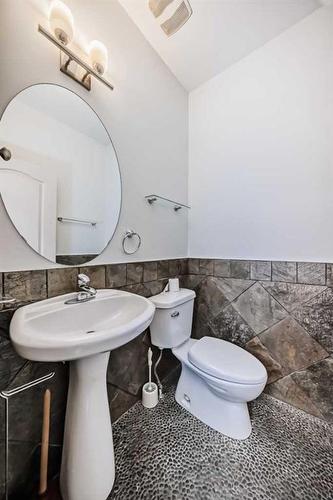 311 Mahogany Court Se, Calgary, AB - Indoor Photo Showing Bathroom