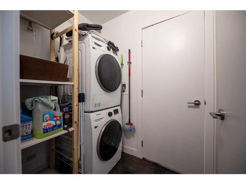 708-1319 14 Avenue Sw, Calgary, AB - Indoor Photo Showing Laundry Room