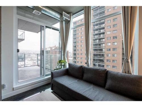 708-1319 14 Avenue Sw, Calgary, AB - Indoor Photo Showing Living Room