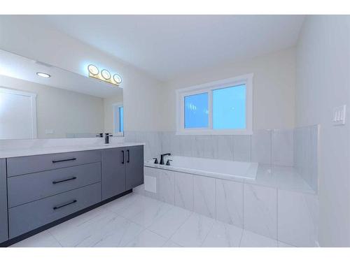 22 North Bridges Landing, Langdon, AB - Indoor Photo Showing Bathroom