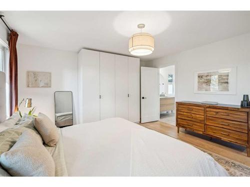 412 Brookpark Drive Sw, Calgary, AB - Indoor Photo Showing Bedroom