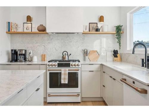 412 Brookpark Drive Sw, Calgary, AB - Indoor Photo Showing Kitchen With Upgraded Kitchen