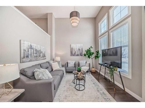 307 Evanston Square Nw, Calgary, AB - Indoor Photo Showing Living Room