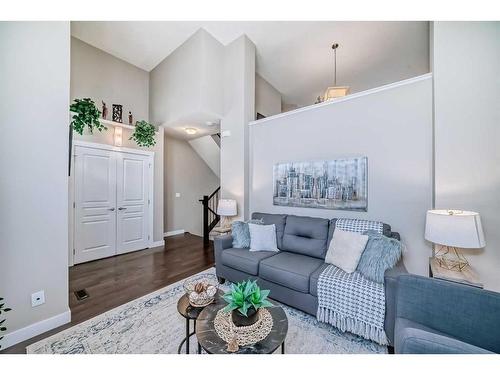 307 Evanston Square Nw, Calgary, AB - Indoor Photo Showing Living Room