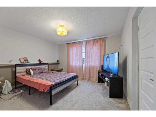 107 Homestead Drive Ne, Calgary, AB - Indoor Photo Showing Bedroom