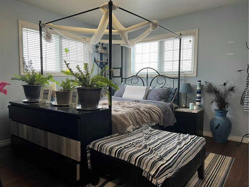 308 3 Street South, Vulcan, AB - Indoor Photo Showing Bedroom