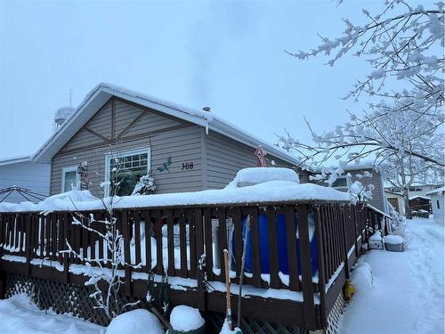 308 3 Street South, Vulcan, AB - Outdoor