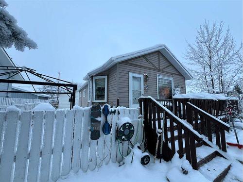 308 3 Street South, Vulcan, AB - Outdoor