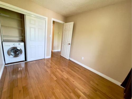 304-2006 11 Avenue Sw, Calgary, AB - Indoor Photo Showing Laundry Room