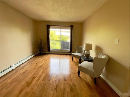 304-2006 11 Avenue Sw, Calgary, AB - Indoor