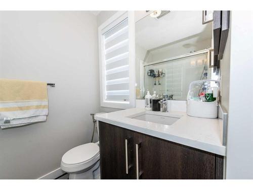 202-24 Sage Hill Terrace Nw, Calgary, AB - Indoor Photo Showing Bathroom