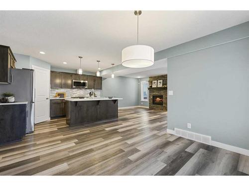 868 Lakewood Circle, Strathmore, AB - Indoor Photo Showing Kitchen