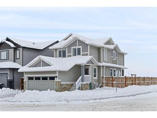 868 Lakewood Circle, Strathmore, AB - Outdoor With Facade