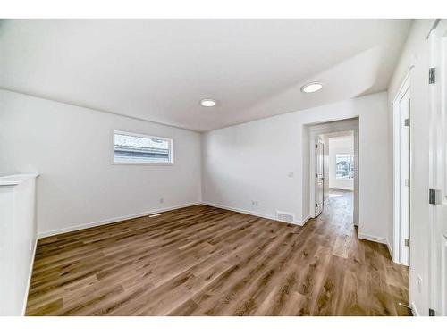 369 Magnolia Way Se, Calgary, AB - Indoor Photo Showing Other Room