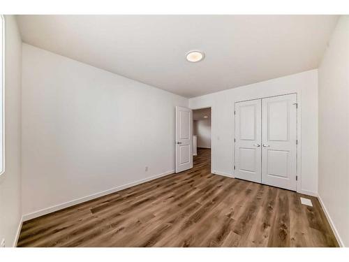 369 Magnolia Way Se, Calgary, AB - Indoor Photo Showing Other Room