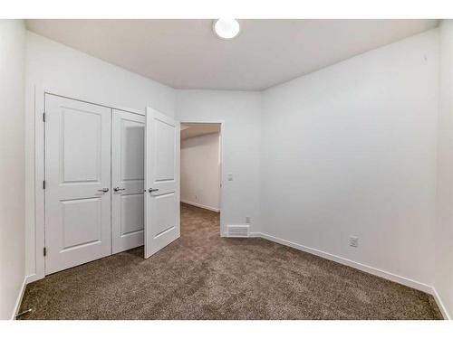 369 Magnolia Way Se, Calgary, AB - Indoor Photo Showing Other Room