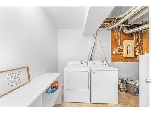 21 Westlake Glen, Strathmore, AB - Indoor Photo Showing Laundry Room