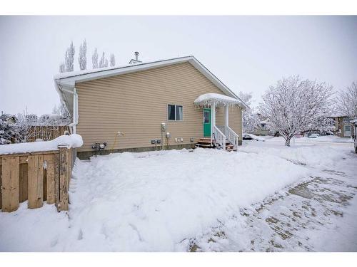 21 Westlake Glen, Strathmore, AB - Outdoor