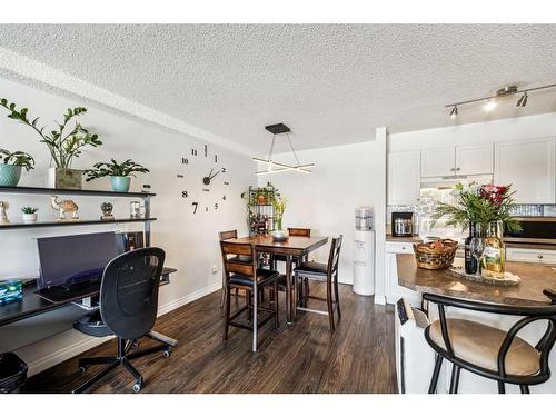 106-5555 Falsbridge Drive Ne, Calgary, AB - Indoor Photo Showing Dining Room